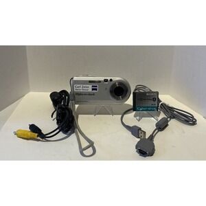 Sony Cyber-shot DSC-P100 5.1MP Digital Camera‎ w/ NP-FR1 Battery AV/RCA Untested